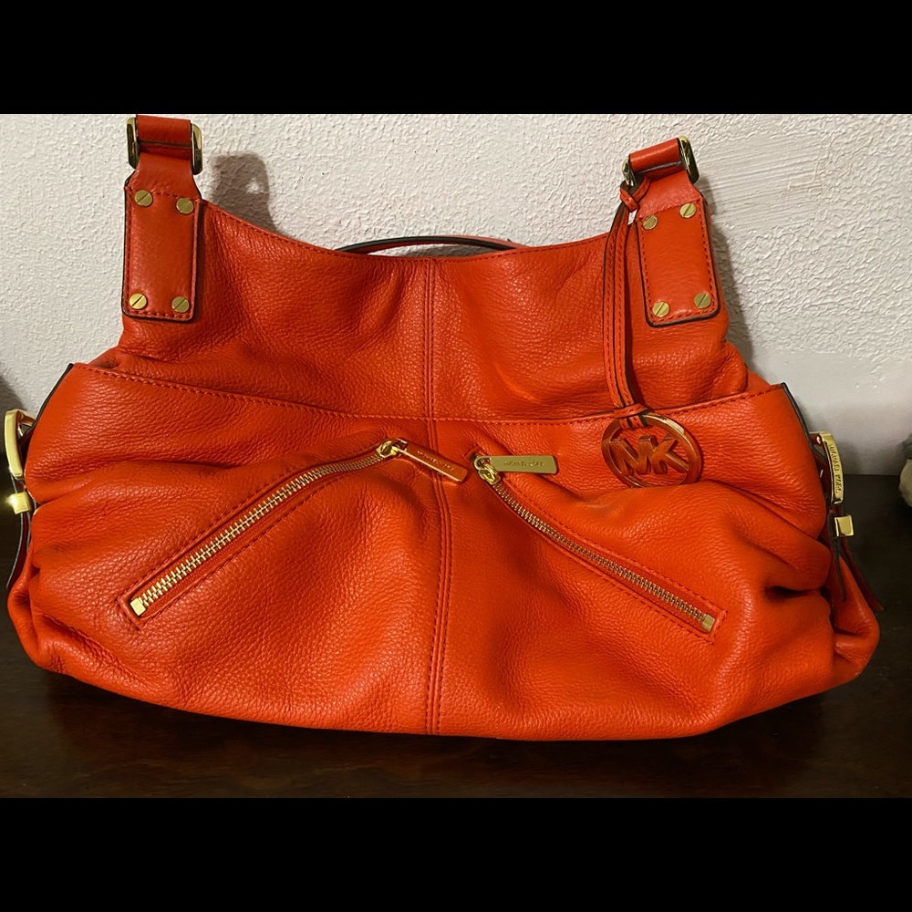 Micheal kors coral shoulder bag